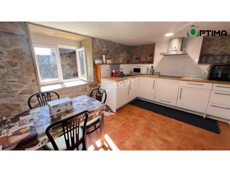 Foto 3341b815-c3ac-471a-a03b-e5b6c969f119. Casa amb aparcament a Silleda