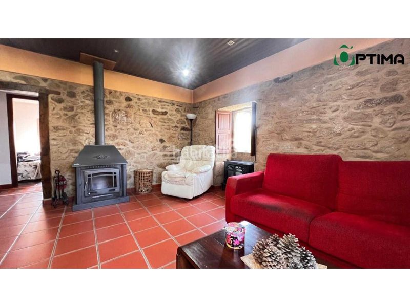 Foto a0d0932c-7c20-4ab3-80f3-76d981c15387. Casa amb aparcament a Silleda