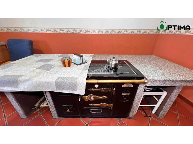 Foto d039c400-6498-427a-b894-06571f6cb62b. Casa amb aparcament a Silleda