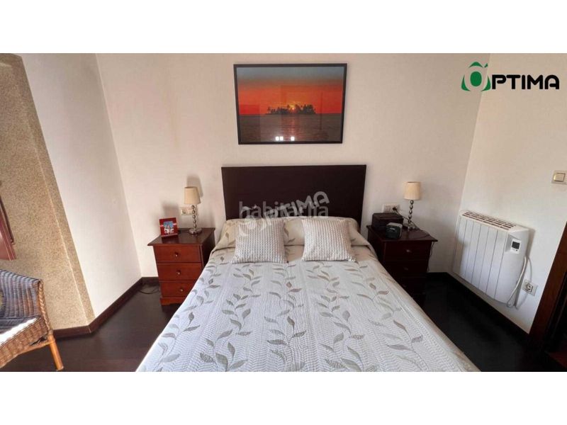 Foto d462ba12-105c-4209-b90c-a6152f343e89. Casa amb aparcament a Silleda