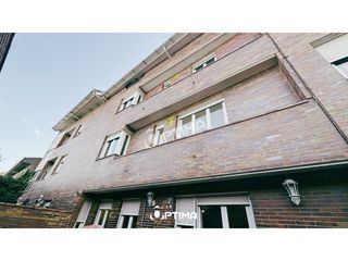 Xalet a Timón. Amplio chalé de 4 plantas con terraza, bodega, jardín y garaje a