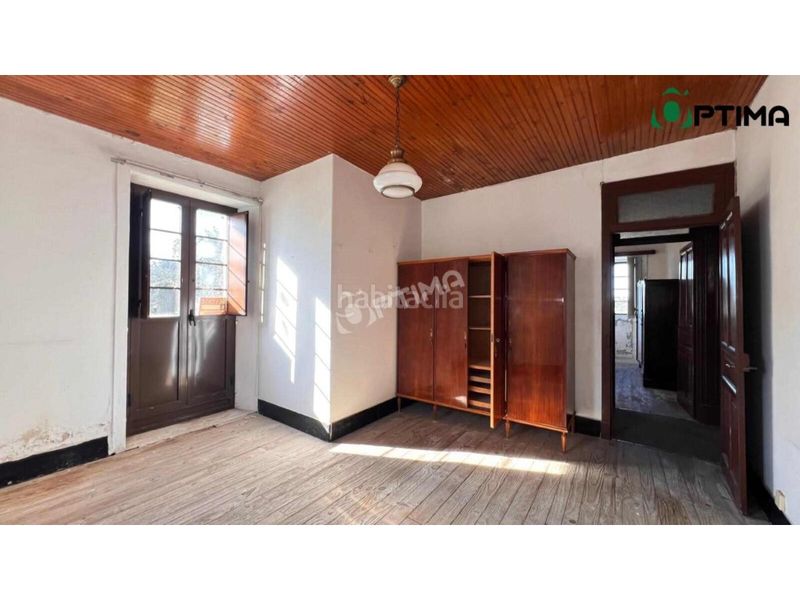 Foto 4b4b913f-6712-4472-b251-691c7e335f9f. Casa amb aparcament a Boqueixón