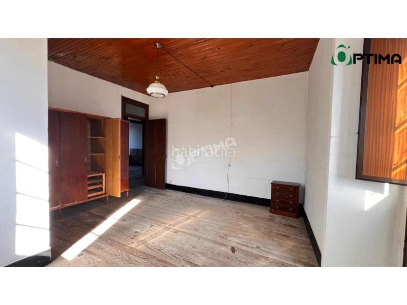 Foto c2347b1b-961c-40d8-81be-d4cf544953e9. Casa amb aparcament a Boqueixón