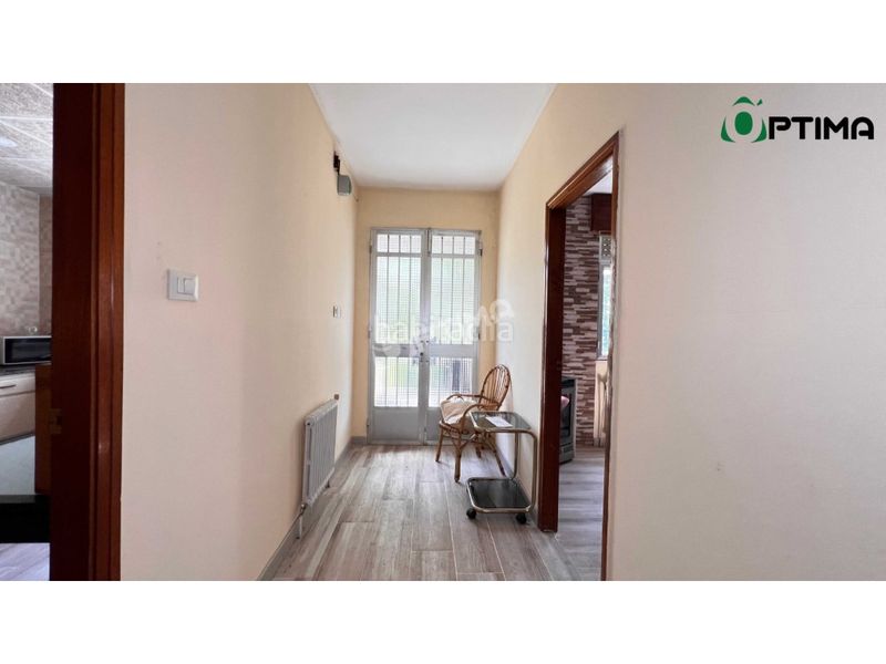 Foto 42740e9a-d5ec-4cc5-aabb-cd1f775e69de. Casa amb aparcament a Estrada (A)