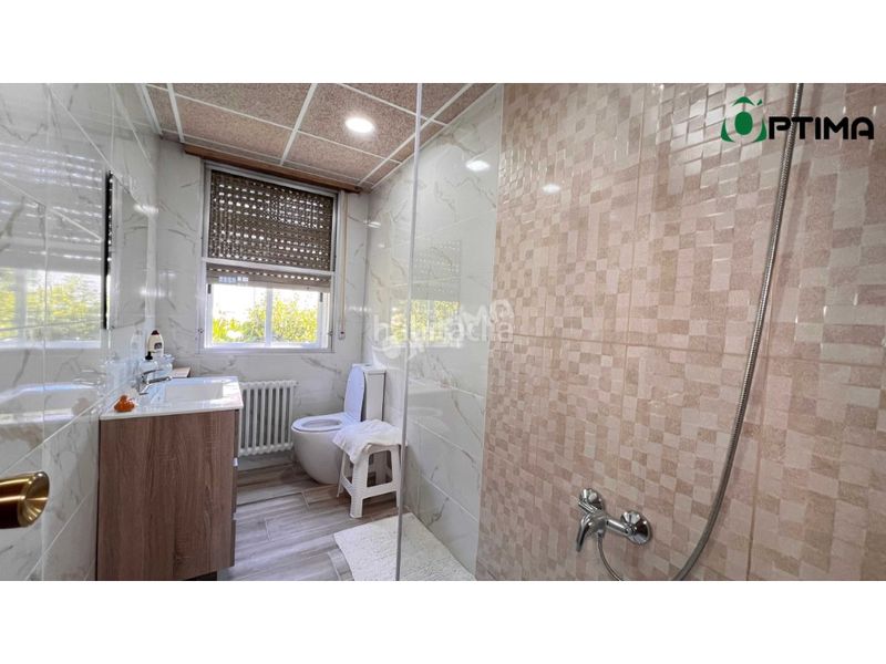 Foto 62afc7b0-cd72-4e32-94ef-773aecd6a285. Casa amb aparcament a Estrada (A)