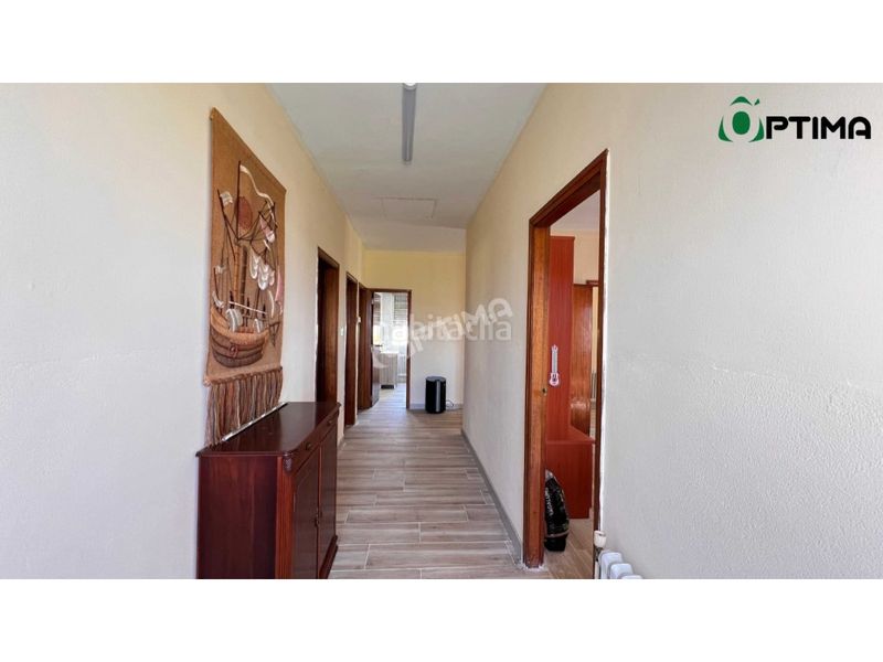 Foto 83cc21db-9535-4eb9-b10e-fa0d18f9257a. Casa amb aparcament a Estrada (A)