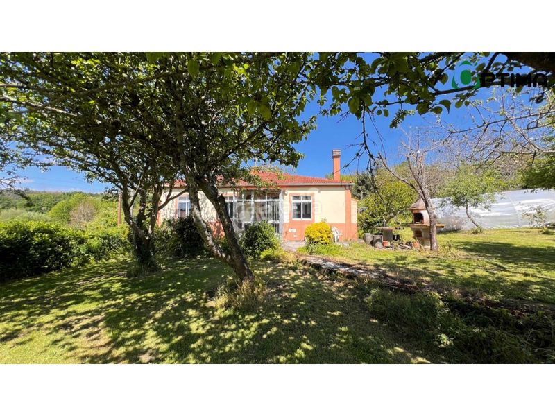 Foto 931d65e7-0245-4fbd-a49e-acfe9a49253c. Casa amb aparcament a Estrada (A)