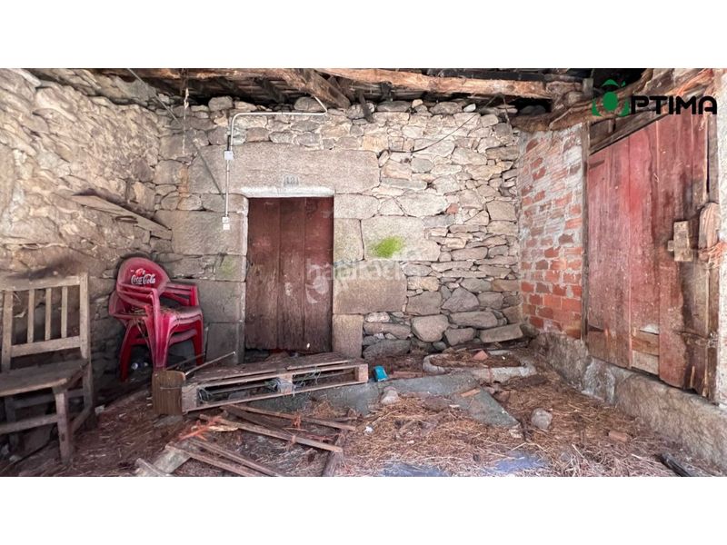 Foto 937c6b5a-b960-4af0-b021-e63748627df1. Casa amb aparcament a Estrada (A)