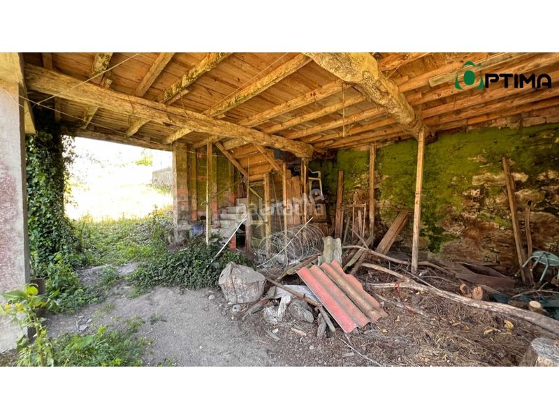 Foto b06982ec-1028-4c7f-a81f-58f9a412bf2a. Casa amb aparcament a Estrada (A)