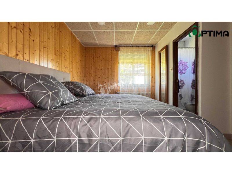 Foto b9f54611-be07-45f3-a146-bb38d39c35d5. Casa amb aparcament a Estrada (A)
