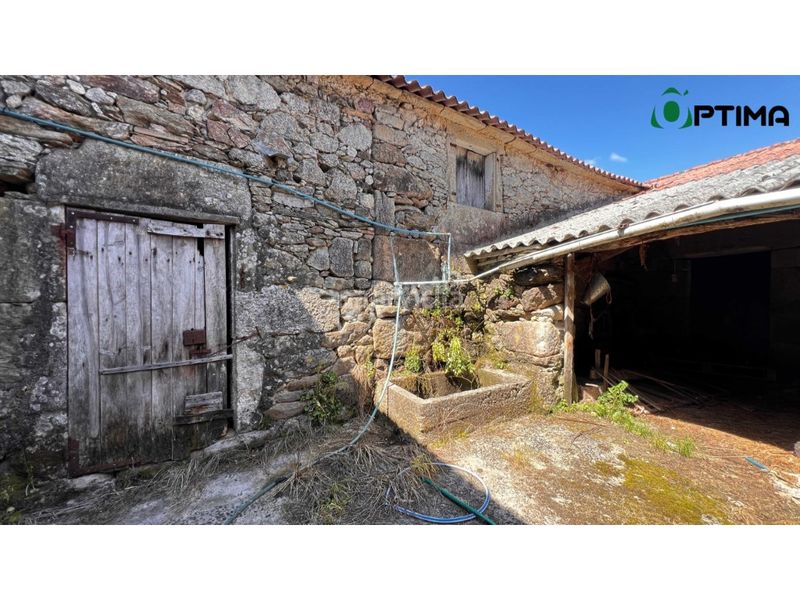 Foto dc7bd7f7-0f22-48d1-bdcc-a764bb3600ca. Casa amb aparcament a Estrada (A)