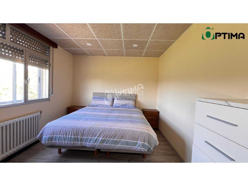 Foto fda2d1ce-90a8-482a-ab7d-9b7ecab81f42. Casa amb aparcament a Estrada (A)