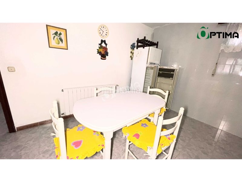 Foto 5ea8a378-dcc4-444d-9613-db9a7eef8c7f. Casa amb aparcament a Vedra