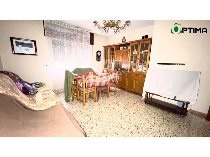 Foto 6d04e477-dcf0-43b1-9b3c-a619239fe9c1. Casa amb aparcament a Vedra