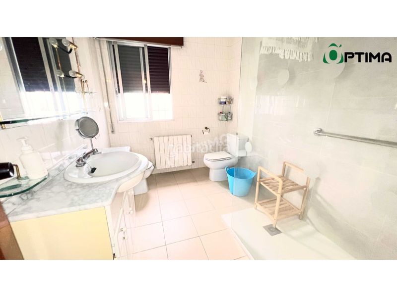 Foto 6f512bf4-b320-4825-b271-b7ccee7c3210. Casa amb aparcament a Vedra