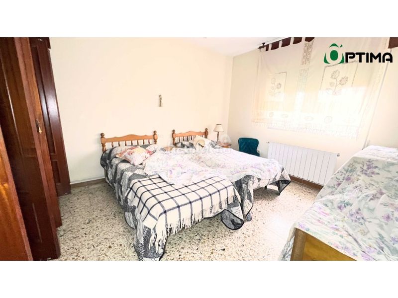 Foto 852a028f-4efc-4ad0-b325-74c9c09be42e. Casa amb aparcament a Vedra