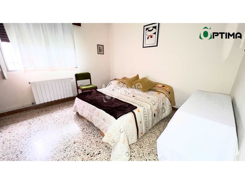 Foto b26c66f0-f214-4889-bbe4-89f3a7d4181b. Casa amb aparcament a Vedra