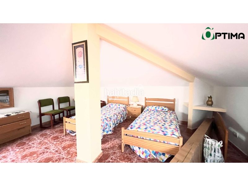 Foto c983aa0e-6fe2-4fb7-af0c-8a0d7f1e780f. Casa amb aparcament a Vedra