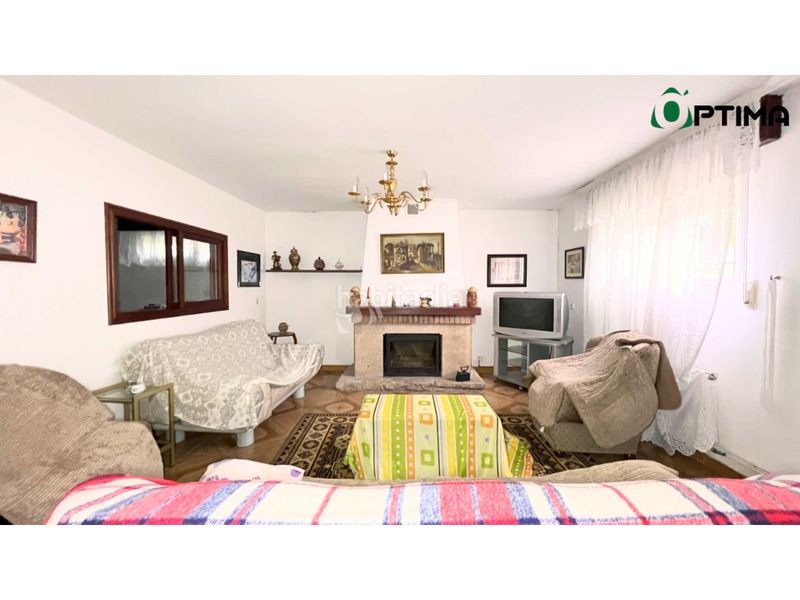 Foto fa3f4ca2-c3c4-4f61-9d95-46492e077715. Casa amb aparcament a Vedra