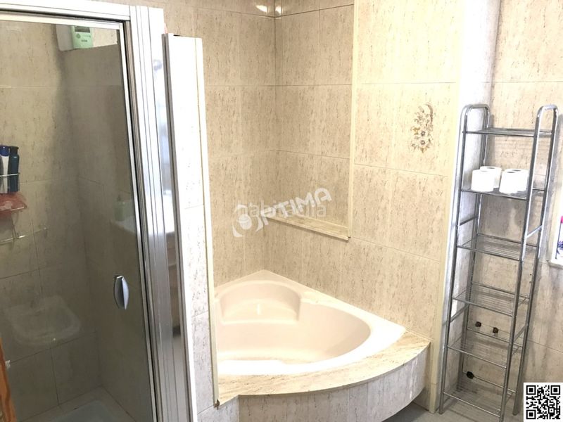 Foto 193b93a1-14a4-4df7-8daf-4a8da89a3905. Casa amb aparcament piscina a Bugallido Ames