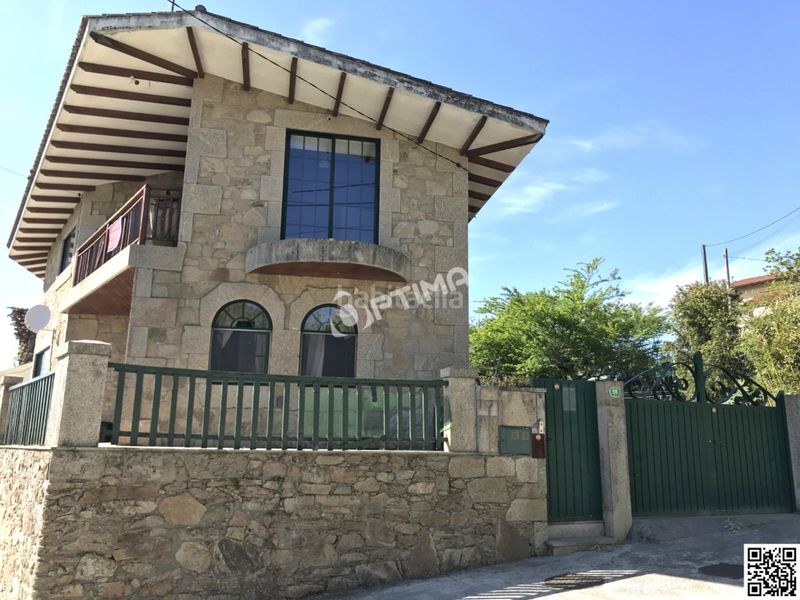 Foto 458e4bc9-5ca8-43c5-825a-bf9a71a451a2. Casa amb aparcament piscina a Bugallido Ames