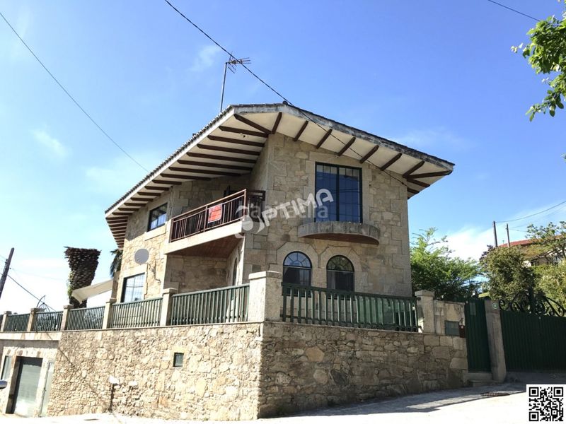 Foto c41a703b-7109-4690-84d8-d342d3fc7863. Casa amb aparcament piscina a Bugallido Ames