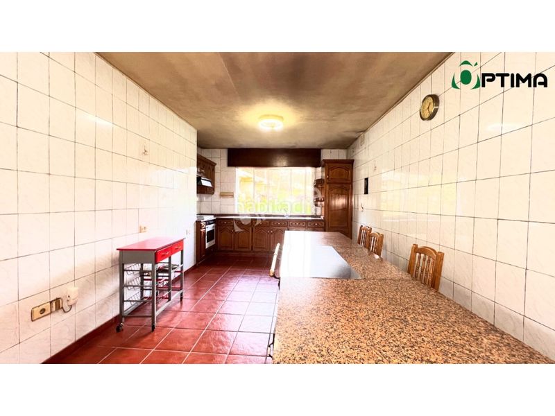Foto 2ddf1cfb-ddee-40a9-84b2-b748559d9da0. Casa amb aparcament a Lalín