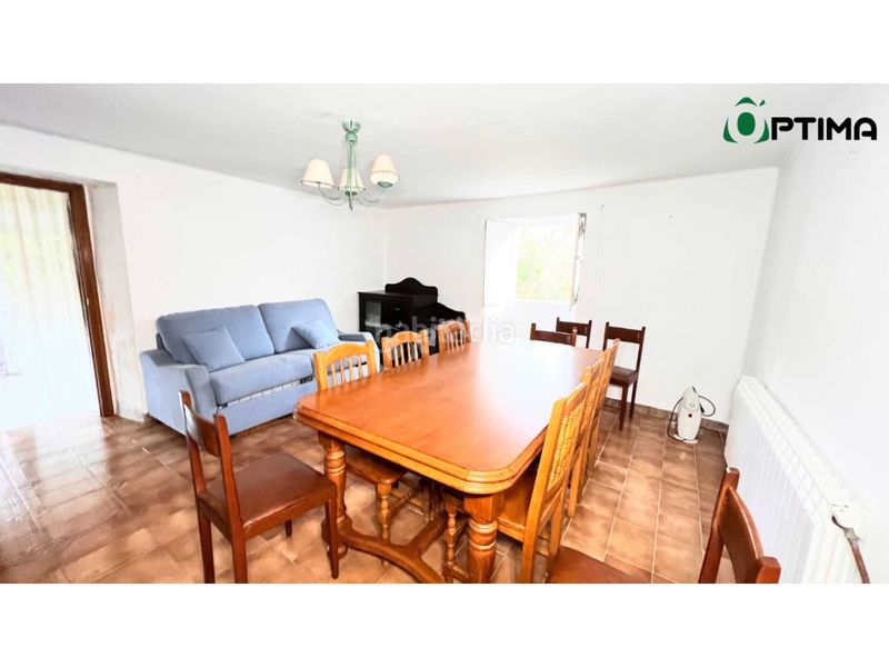 Foto 43f088f5-592d-4d2c-9c12-f38f2d280a65. Casa amb aparcament a Lalín
