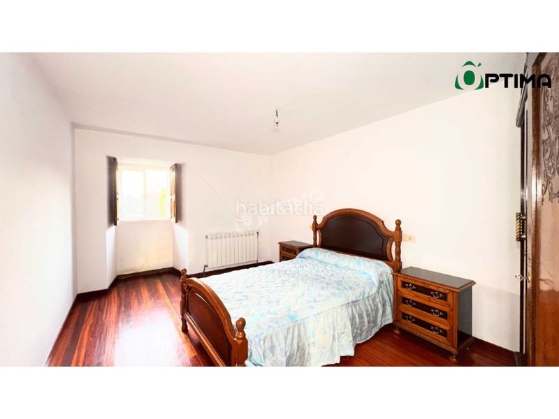 Foto 5bd02ceb-79c9-4117-9a04-233b14ad7f1a. Casa amb aparcament a Lalín