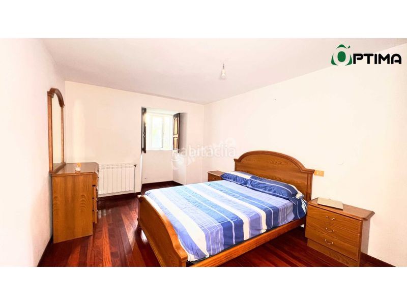 Foto a1250d48-5d56-4b2e-9d50-c3db38a5f406. Casa amb aparcament a Lalín