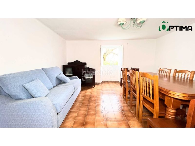 Foto c0407f5a-76d8-4867-a75c-463ee7a516eb. Casa amb aparcament a Lalín