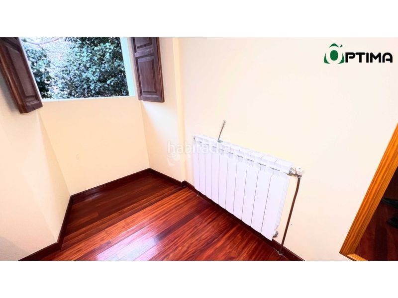 Foto c810cd91-f3e2-4769-8a3d-3894ae497d17. Casa amb aparcament a Lalín