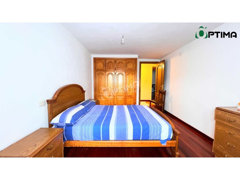 Foto d50005b9-9f53-451b-b852-b99c52d6e7e2. Casa amb aparcament a Lalín