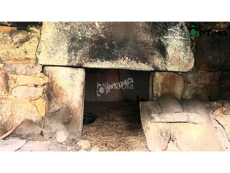 Foto d79f3112-d733-4a77-a782-e879f2758548. Casa amb aparcament a Lalín
