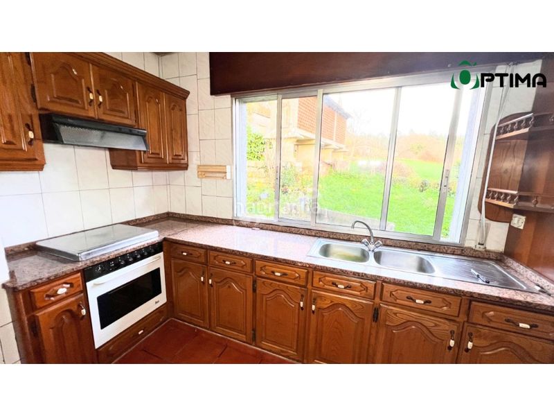 Foto ff66f431-d938-469e-b9da-d302a813459c. Casa amb aparcament a Lalín