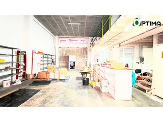 Rent Business premise in Estrada (A). Local nave de 3 plantas para alquiler en casco urbano de el ayun