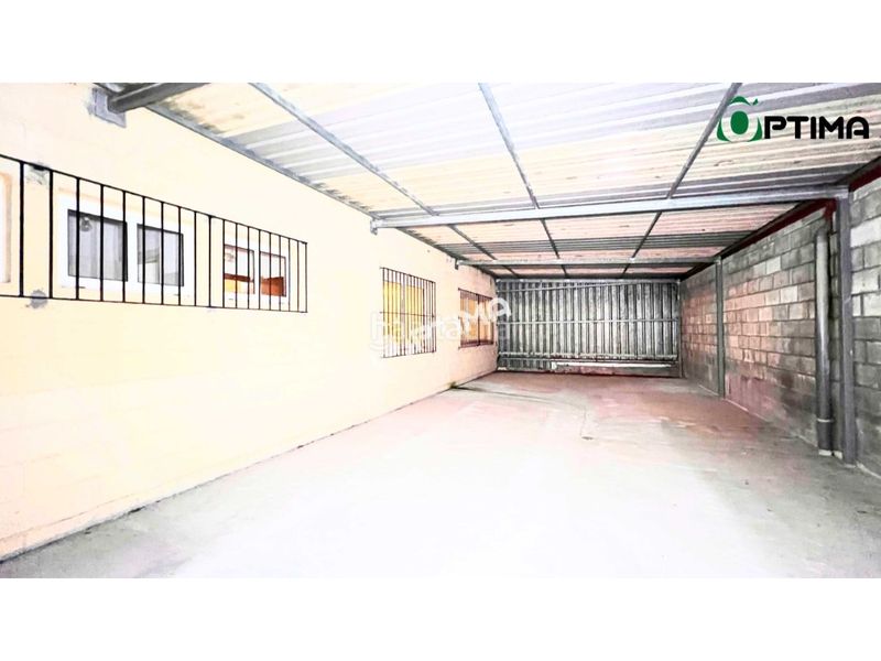 Foto 6896b901-78d8-4c62-8467-a5d76059346a. Alquiler local comercial local nave de 3 plantas para alquiler en casco urbano de el ayuntamiento de la estrada en Estrada (A)