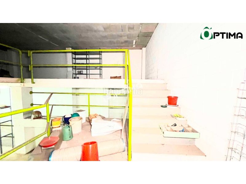 Foto f0965686-7c8c-41b4-8760-8f600032a281. Rent business premise in Estrada (A)