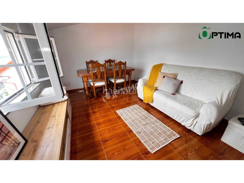 Foto 762a9ef3-8a10-4806-968e-cd81977cfb8c. Àtic a Muros