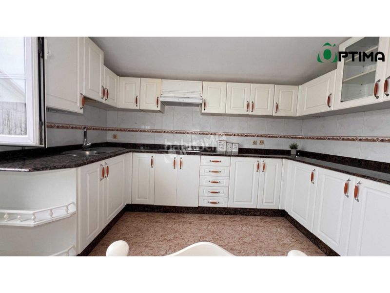 Foto ffe974fa-4c96-4a3c-8741-8a4c06812a3e. Àtic a Muros