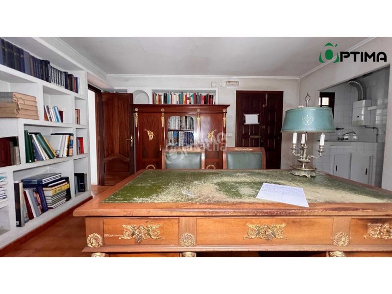Foto 0fd8955c-7055-477f-8ff3-42fe9201485d. Xalet amb aparcament a Teo