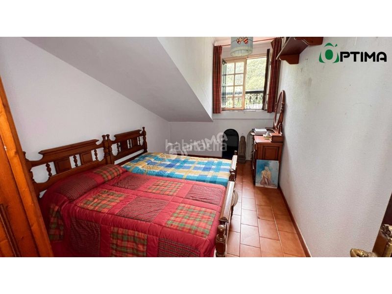 Foto b75d059b-840f-4dd7-a415-fc89a5368747. Xalet amb aparcament a Teo