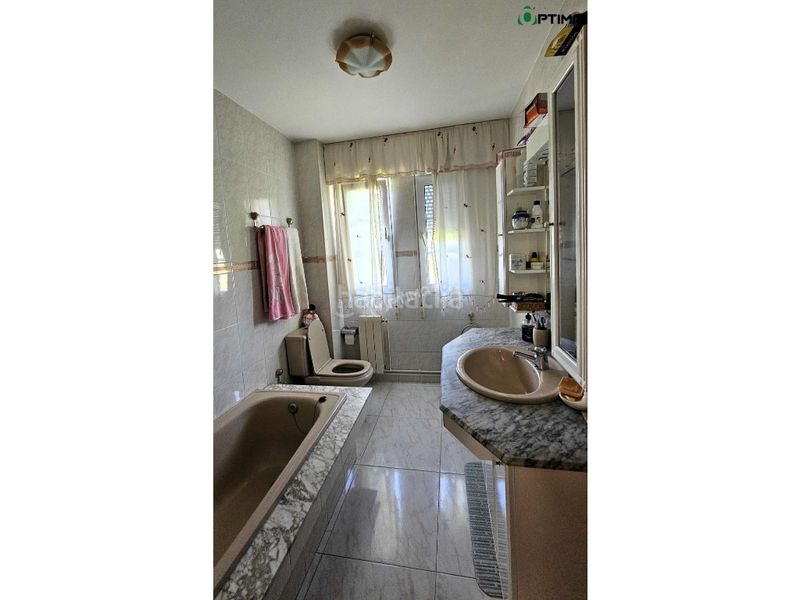 Foto 3de5711b-8386-454b-8679-dbcd074d1c8e. Casa amb aparcament a Oza dos Ríos