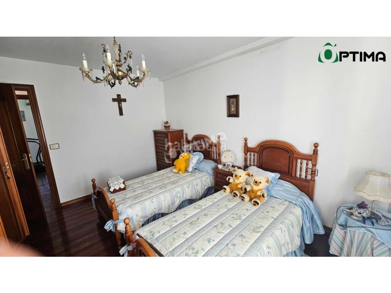 Foto 466fadc2-0415-45a6-a058-e741f6e46c69. Casa amb aparcament a Oza dos Ríos