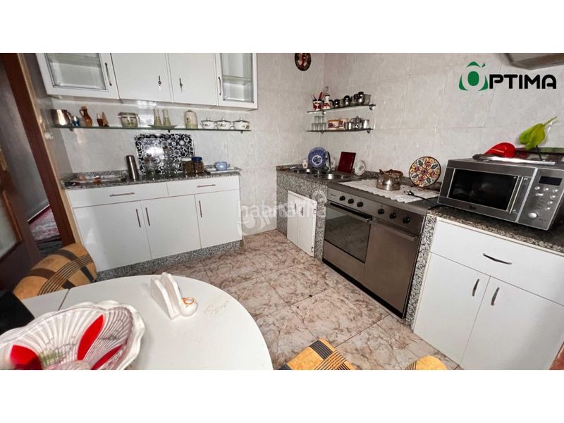 Foto 1445f61f-7bec-4f1b-b643-ce638f06152b. Casa amb aparcament a Estrada (A)