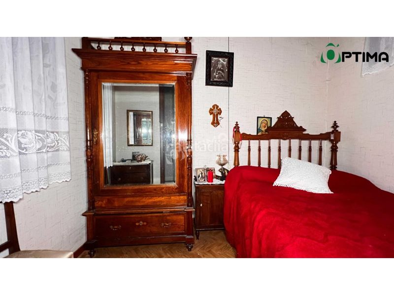 Foto 35f7a029-9855-45e8-83d9-f4da1da26060. Casa amb aparcament a Estrada (A)