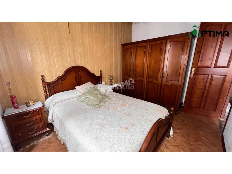 Foto 5be146a4-5a7e-4b77-b6f1-73fa73d151dc. Casa amb aparcament a Estrada (A)