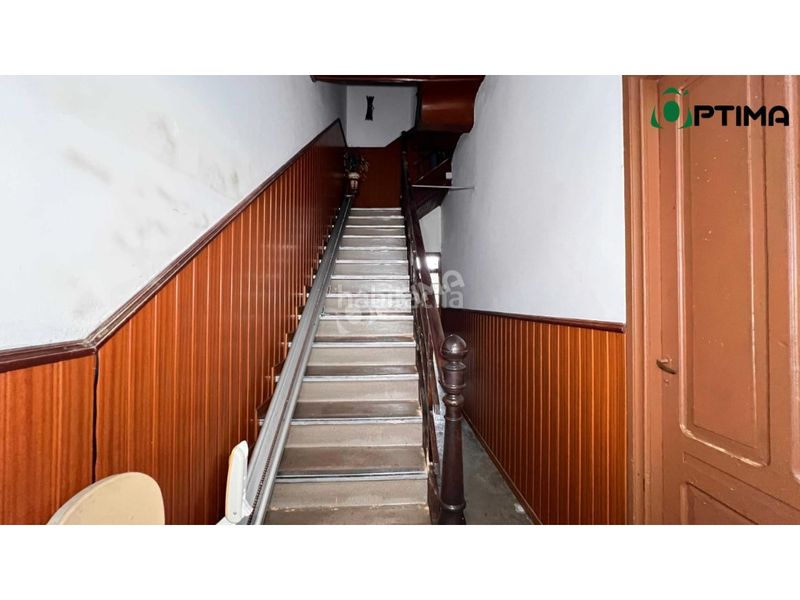 Foto 9d8b7988-c008-4aa7-8122-b12d7d97d3a9. Casa amb aparcament a Estrada (A)