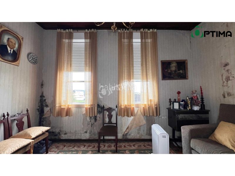 Foto abcf2fec-f124-46bc-b6ab-91ac895f3cdf. Casa amb aparcament a Estrada (A)