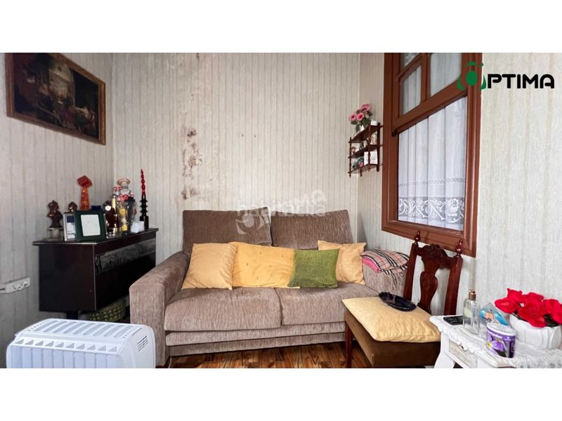 Foto e841a67e-7ec9-4bbf-8c88-185d6b6febf9. Casa amb aparcament a Estrada (A)